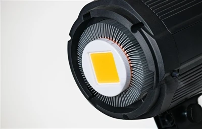 LED 성능 최적화: 적절한 LED 방열판 선택